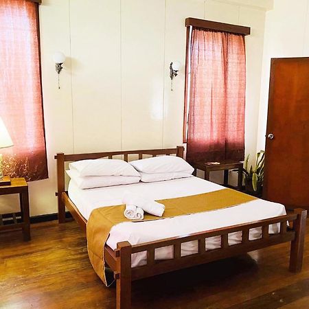 Casa Don Julian Guesthouse Bais المظهر الخارجي الصورة